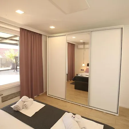 Luxurious Seaview Apartamento Šibenik