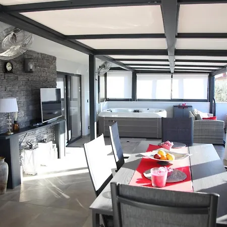 Apartment Luxurious Seaview